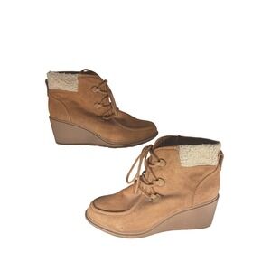 Mad Love Wedge Ankle Boots 8.5 Tan Sherpa Trim Faux Suede Lace Up Boho Booties